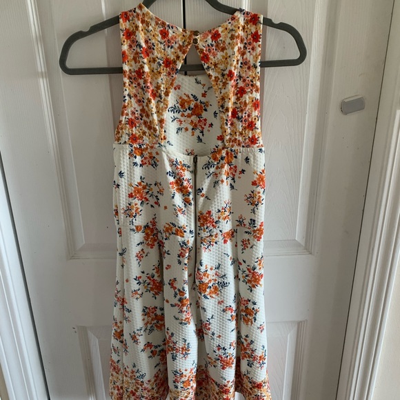 White and orange Rewind dress. size M - Picture 2 of 2